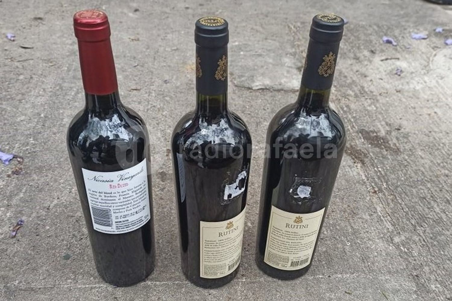 Quiso robar un par de botellas de vino, pero lo “cachó” un empleado