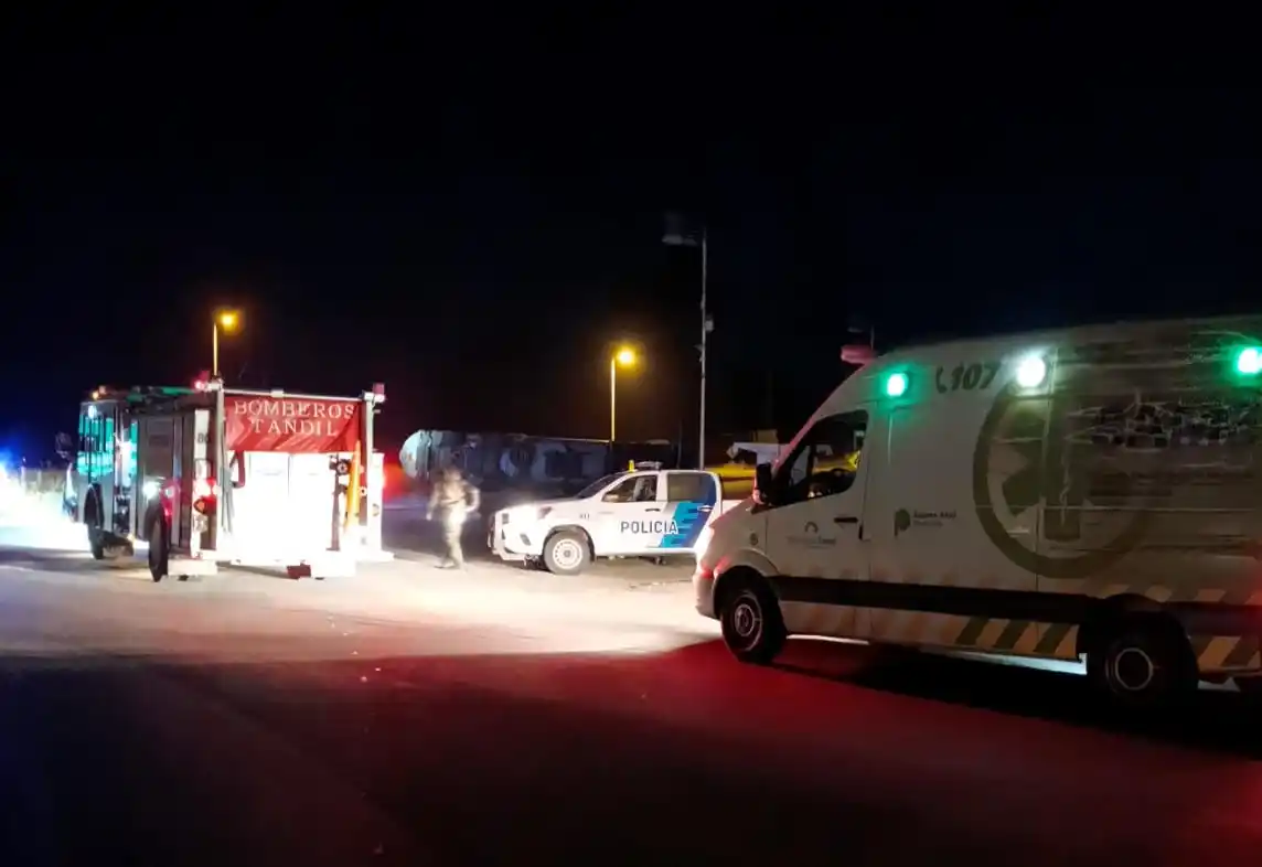 Trabajaron efectivos de la Policía Vial, del Cuartel Central de Bomberos y del área de seguridad vial del peaje.