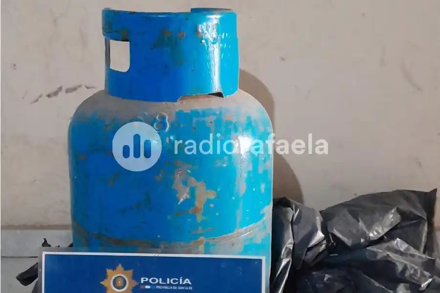 Sacaron a pasear una garrafa en la madrugada: hay dos detenidos