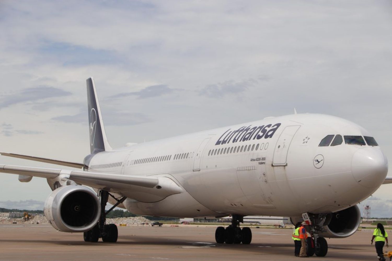 Lufthansa inaugurates flights to St. Louis