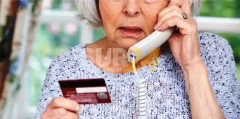 Mediante engaños estafan a una jubilada de Hughes por un millón de pesos