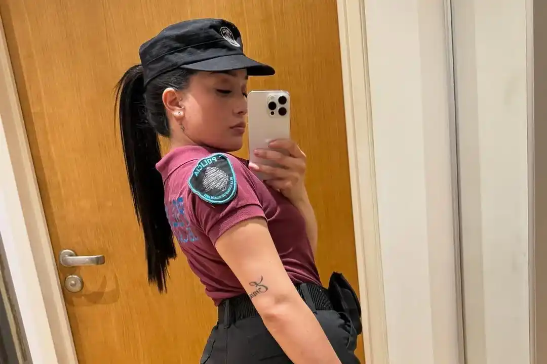 Nicole, la policía suspendida por grabar videos con el uniforme, es vecina de Ezeiza y se defiende: "Fue por necesidad"