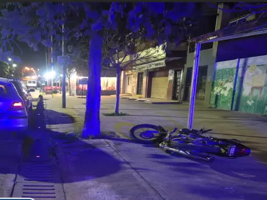 El automóvil estaba estacionado en el momento del hecho.