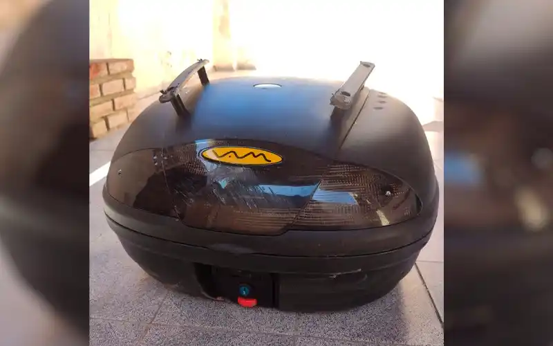 Encontraron baúl de moto