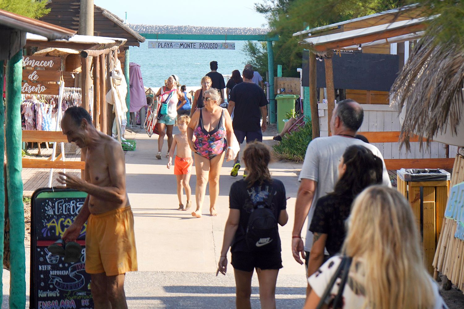 Cada vez más elegida. Es la playa quequenense, por los residentes y turistas
