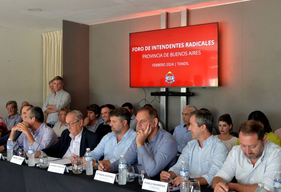 Foro de intendentes radicales en Tandil: IOMA y Fondo Educativo, entre los temas en agenda