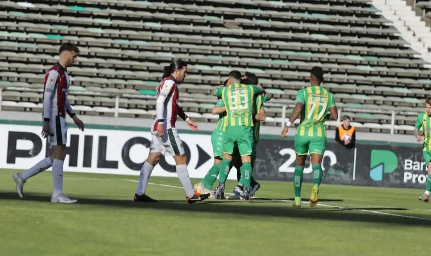 Aldosivi prepara un equipo con dos variantes para enfrentar a Independiente