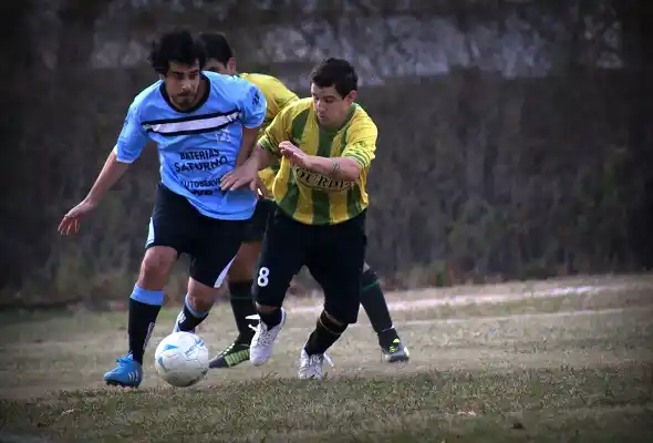 Sarmiento y Defensores quedaron a mano en el Estadio Municipal 