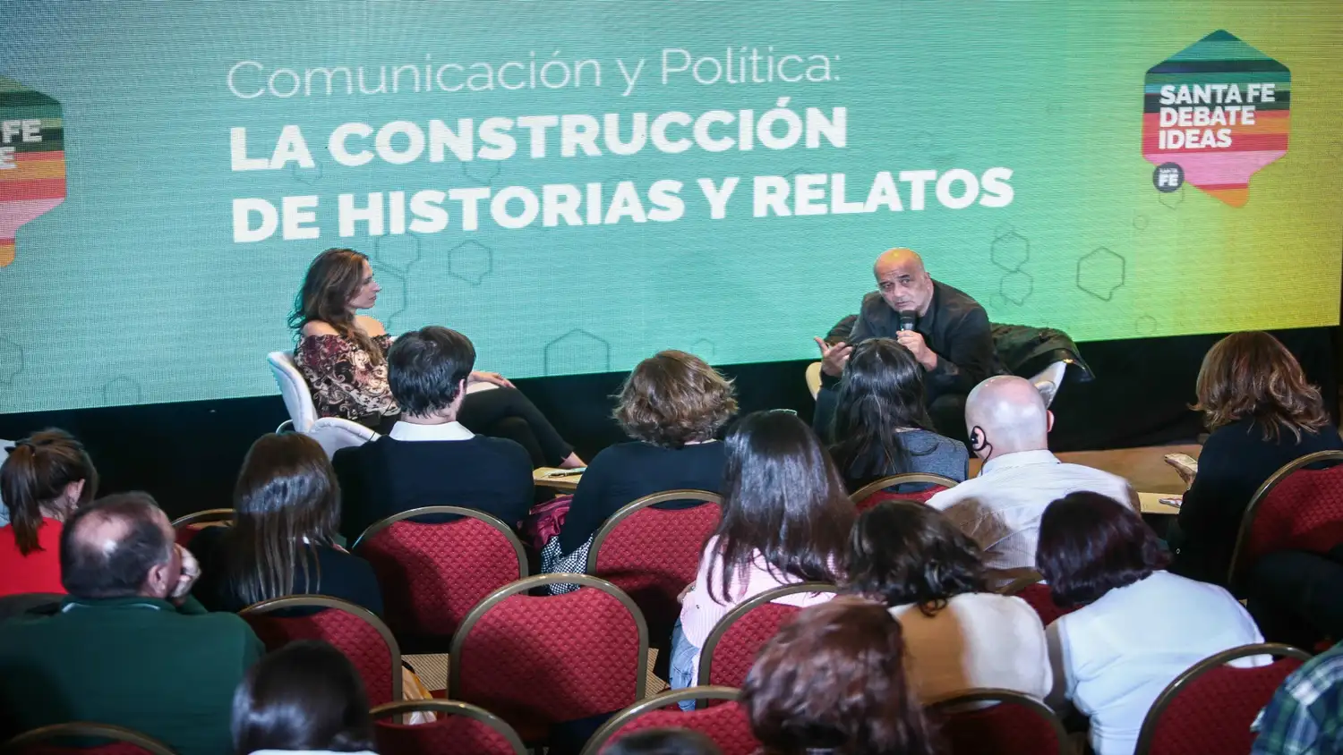El ciclo Santa Fe Debate Ideas discute sobre comunicación y política