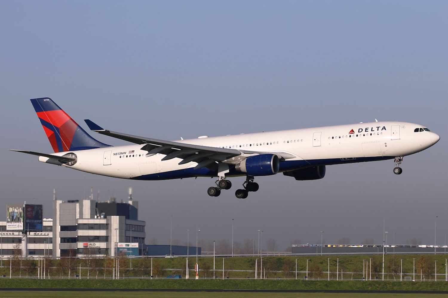 Delta to resume flights between Orlando and Amsterdam