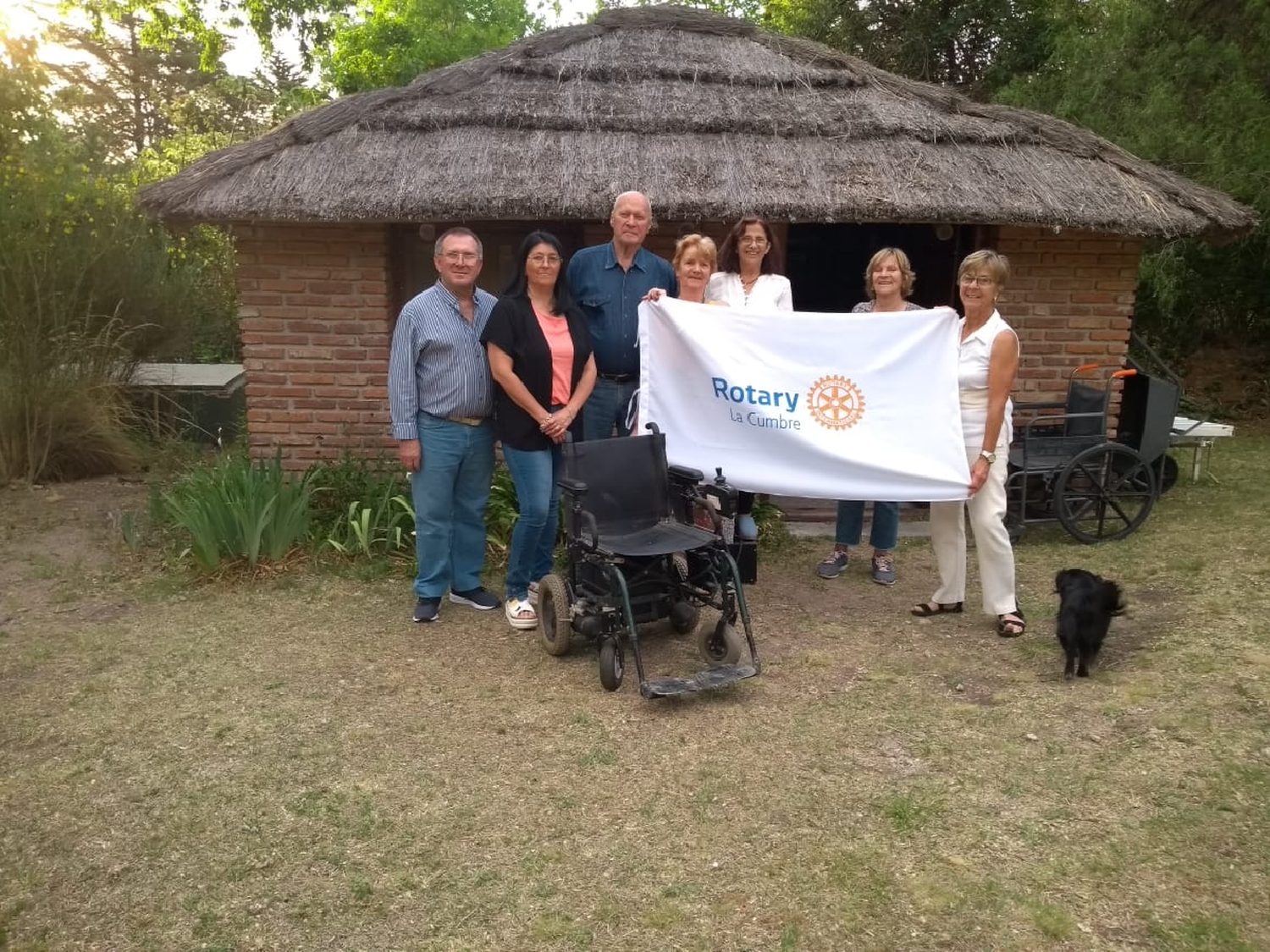 Solidaridad en dos ruedas: adaptaron una silla eléctrica para una joven de La Cumbre