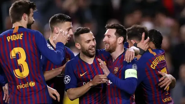 Con un Messi intratable, Barcelona goleó y avanza en la Champions