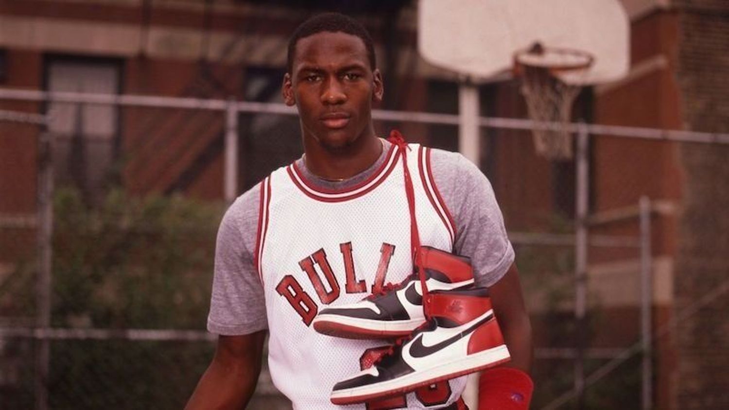 El precio por el que se subastarían las zapatillas de Michael Jordan