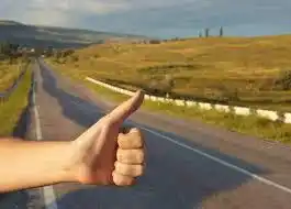 Dos individuos robaron un sobre con dinero 