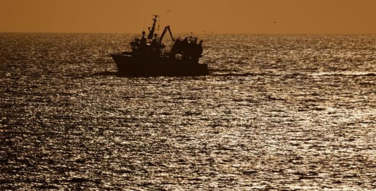 Tragedia: se hundió un buque pesquero frente a las costas de Río Negro