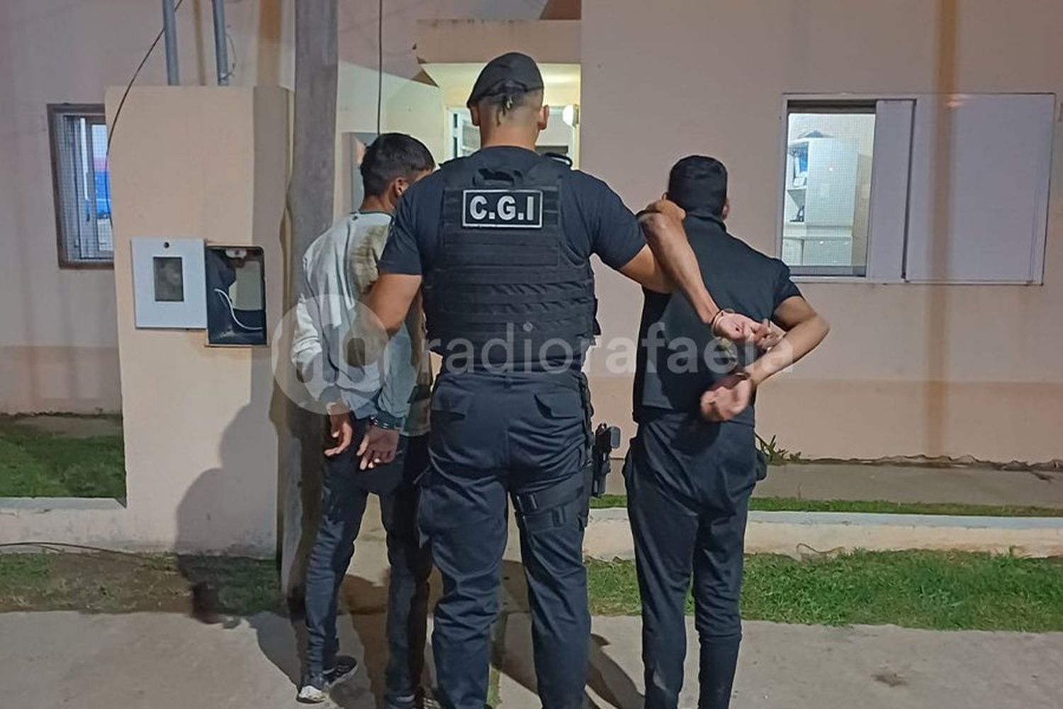 Los robecables atacaron de nuevo: a las piñas y los cuchillazos con la policía 