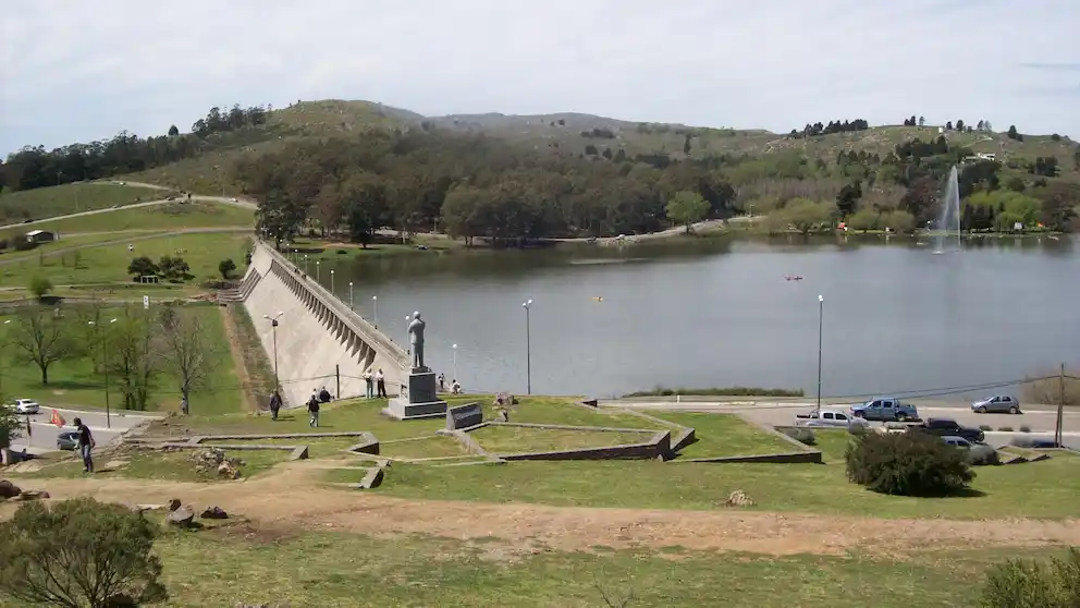 El Lago del Fuerte de Tandil, donde murió ahogado Axel Arias