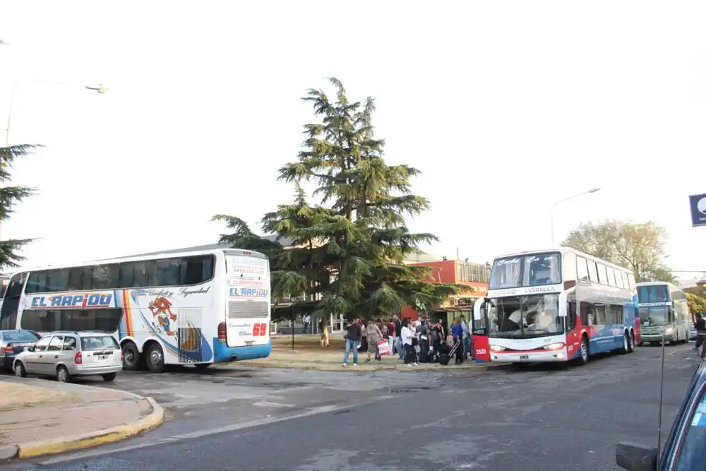 La UTA obstruyó el ingreso de micros de larga distancia a la Terminal