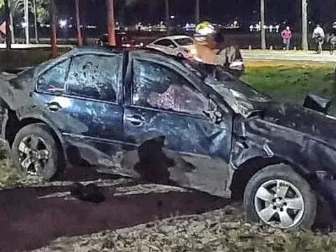 Brutal choque en Federación durante una presunta picada: una mujer perdió una pierna y hay sospechas sobre un funcionario policial