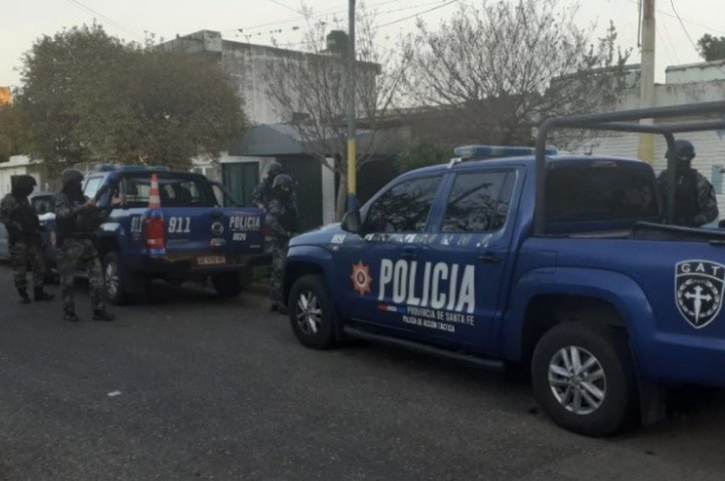 Más de 20 allanamientos y requisas en Piñero por balaceras