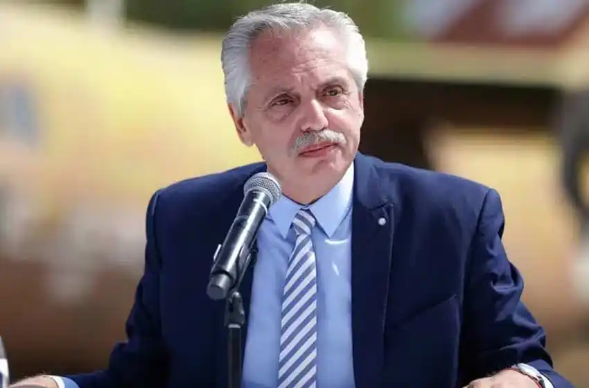 Alberto Fernández formalizó la aceptación de la renuncia de su gabinete