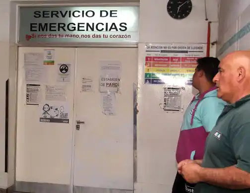 La falta de médicos e insumos agudizan la crisis en el Hospital