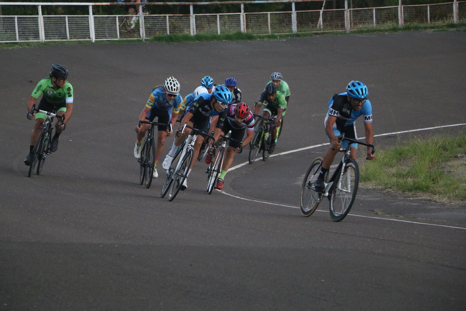 Ciclismo en el Velódromo: Culminó el Torneo del Sur Entrerriano