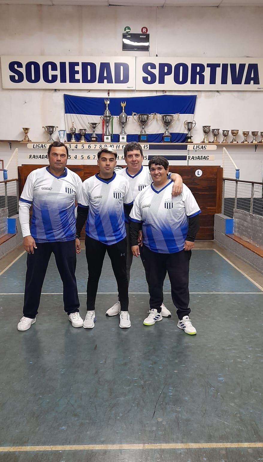 Este es el equipo de Sociedad Sportiva: Antonio Cantoni, Matías Martínez, Eugenio Morgan y Martín Arrighi. Se espera que el público acompañe a los representativos gualeguayenses ya que estarán en nuestra ciudad los mejores exponentes de las lisas y rayadas en un certamen que promete alcanzar un alto nivel de juego dada la envergadura de los clubes que han confirmado su participación.