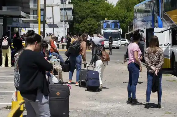 Nueva amenaza de bomba en la Terminal: viajes reprogramados y malestar en los pasajeros
