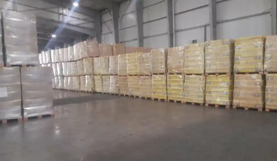 Denuncian que el Gobierno tiene guardado más de 7 millones de litros de leche que vencen en julio