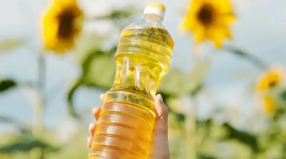 La ANMAT prohibió la venta de un aceite de girasol que imitaba a una reconocida marca