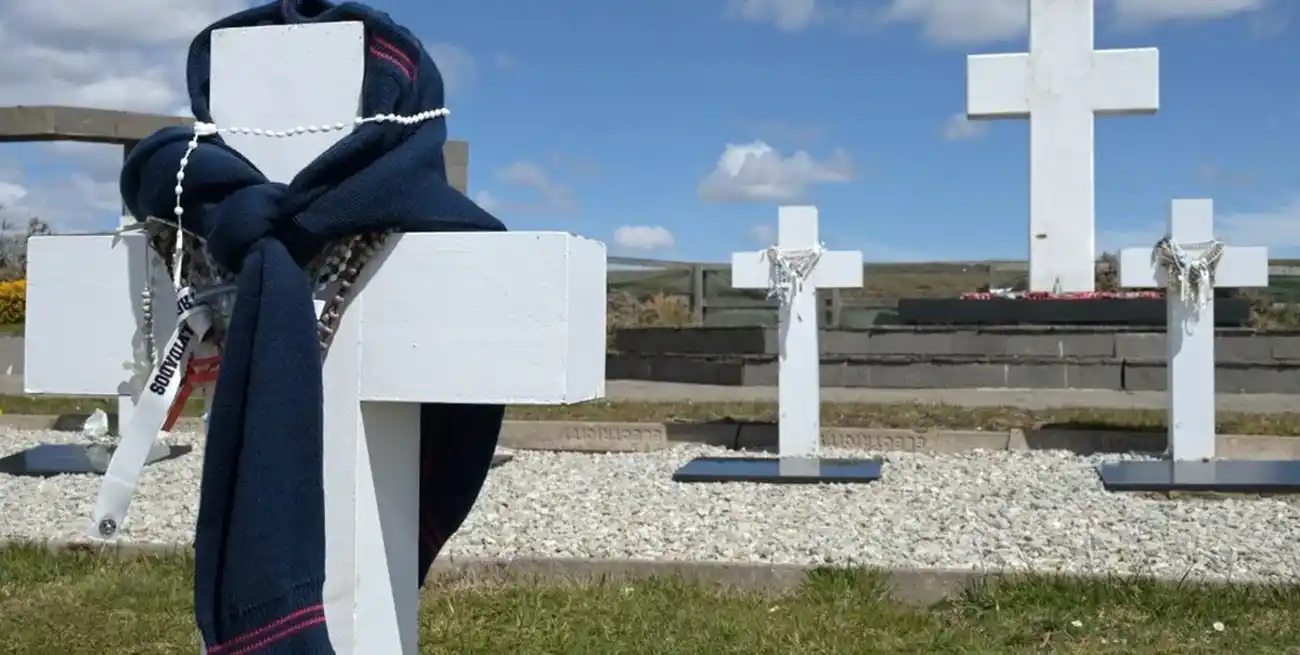 Del total de 649 argentinos que cayeron en combate, 237 se encuentran enterrados en el Cementerio de Darwin. Fernando Calzada