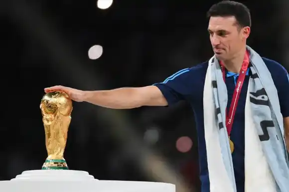 Lionel Scaloni fue elegido como el mejor entrenador del mundo 