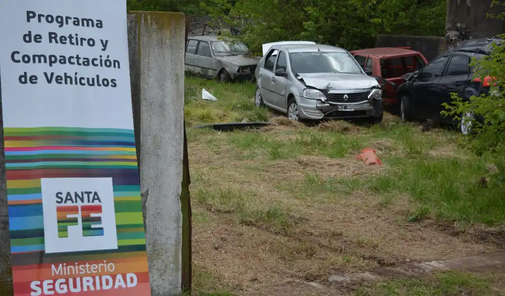 En el lugar se depositan habitualmente vehículos con problemas legales y siniestrados.
