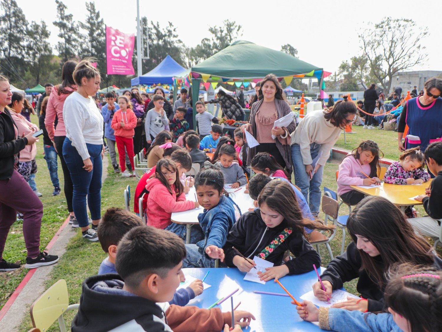 Multitudinario festejo por el Día de las Infancias en el Anfiteatro Municipal