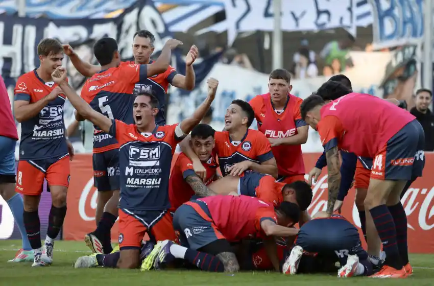 Historia rosarina: Central Córdoba eliminó a Gimnasia por penales y está en octavos de la Copa Argentina