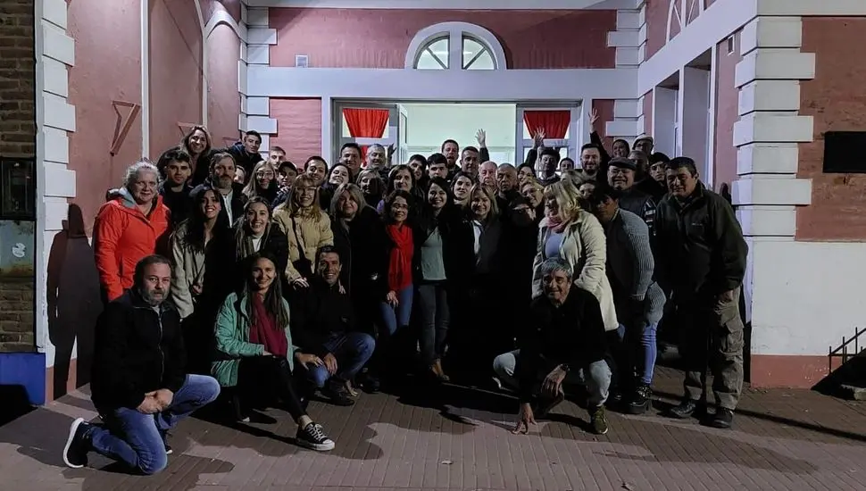 Revilla, de festejo con su equipo, una vez conocidos los números