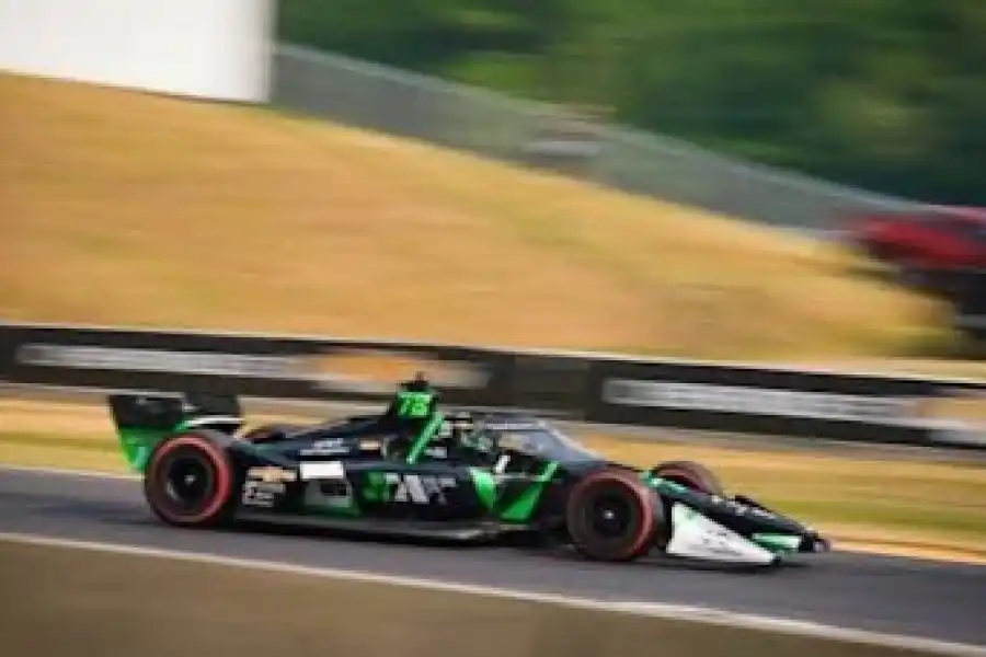 Canapino probó en el óvalo de Iowa