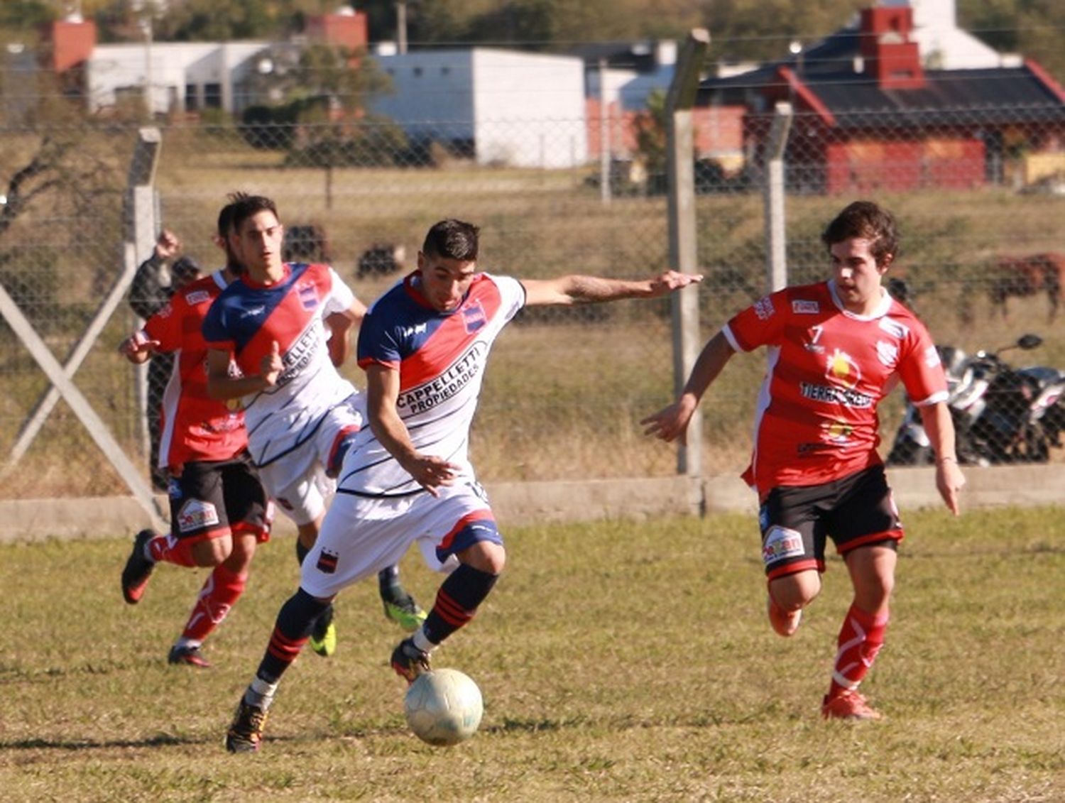 Se juegan tres partidos por la primera fecha del Torneo Clausura