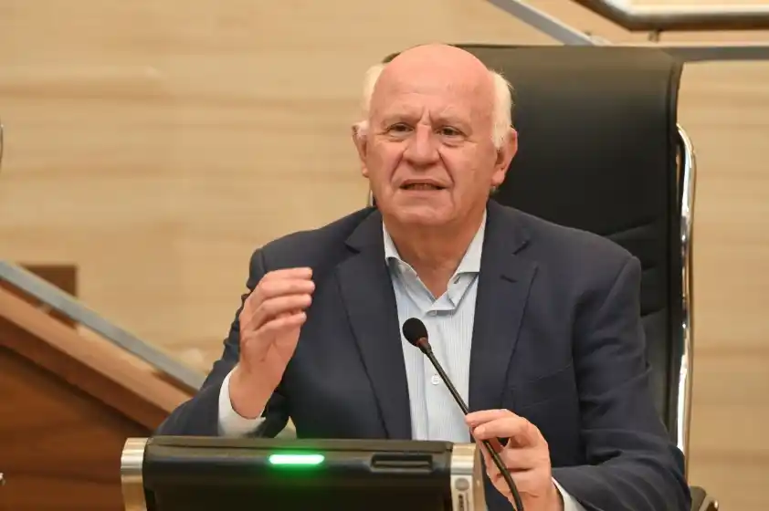 Tessandori propone una mejora en la señalética para evitar el caos vehicular en Rosario