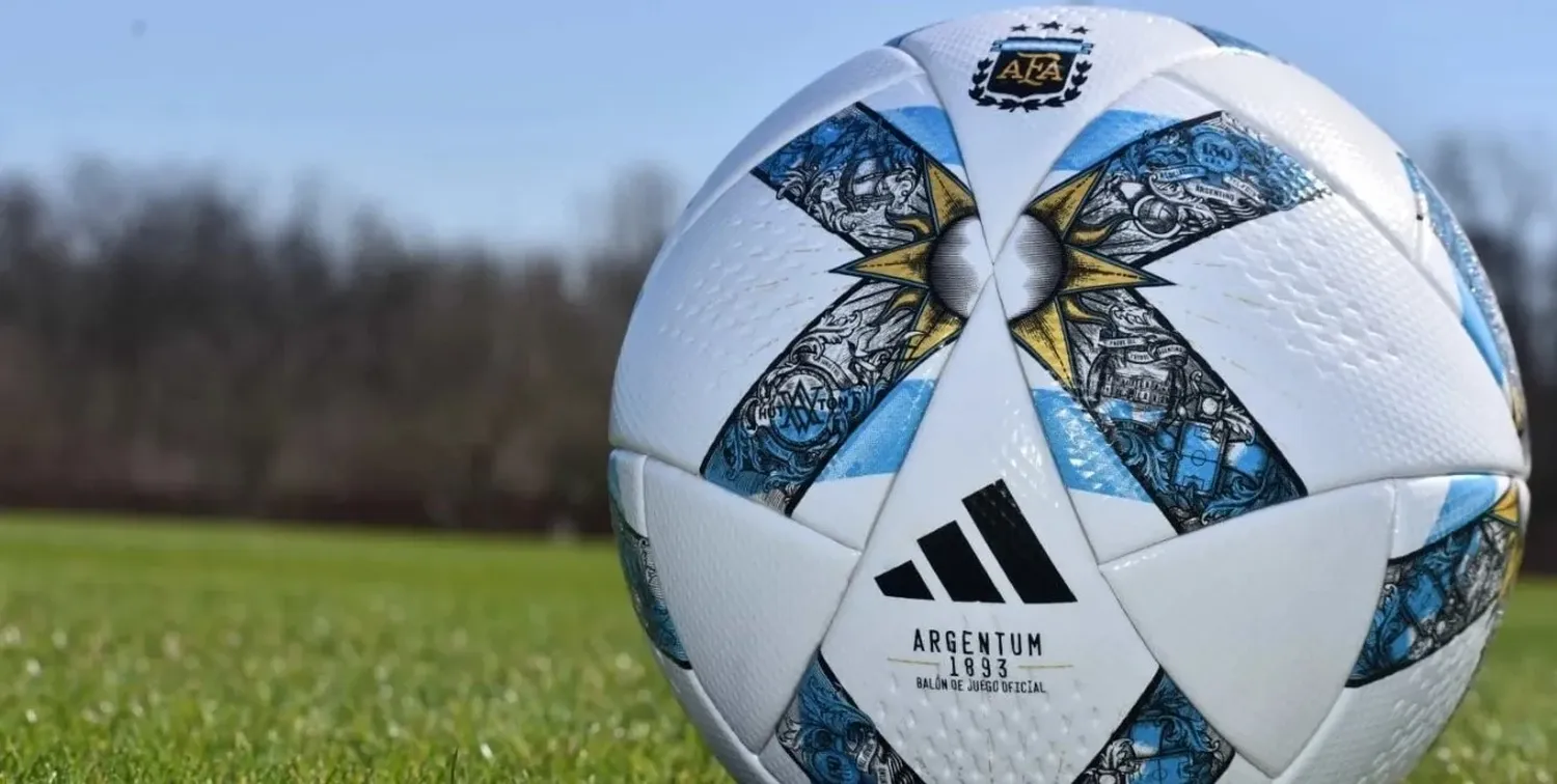 Argentum, la pelota oficial de la Copa de la Liga 2023. Crédito: AFA