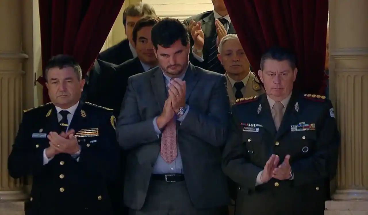 #AsambleaLegislativa: El emotivo homenaje a los 44 tripulantes del ARA San Juan