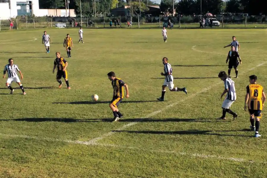 Juventud Urdinarrain le ganó a Atlético Tala y se clasificó a la siguiente fase del Provincial