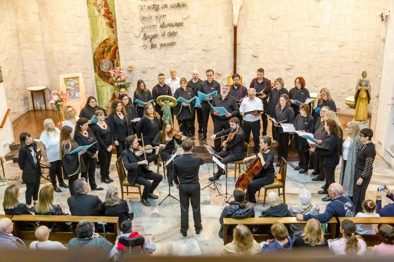 El Coro de la Fundación Médica de Mar del Plata.