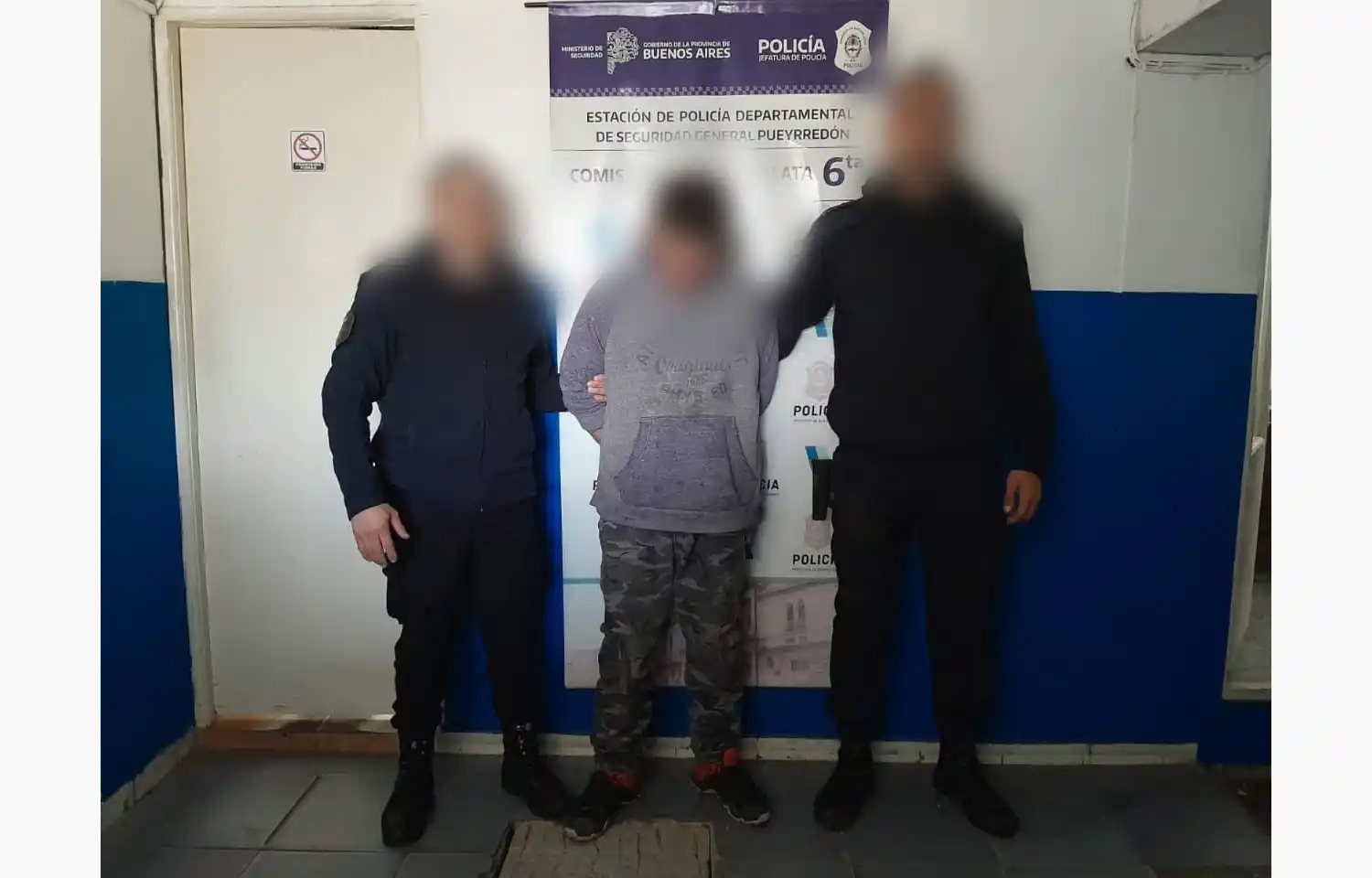 A punta de pistola, le había robado la recaudación a un remisero.