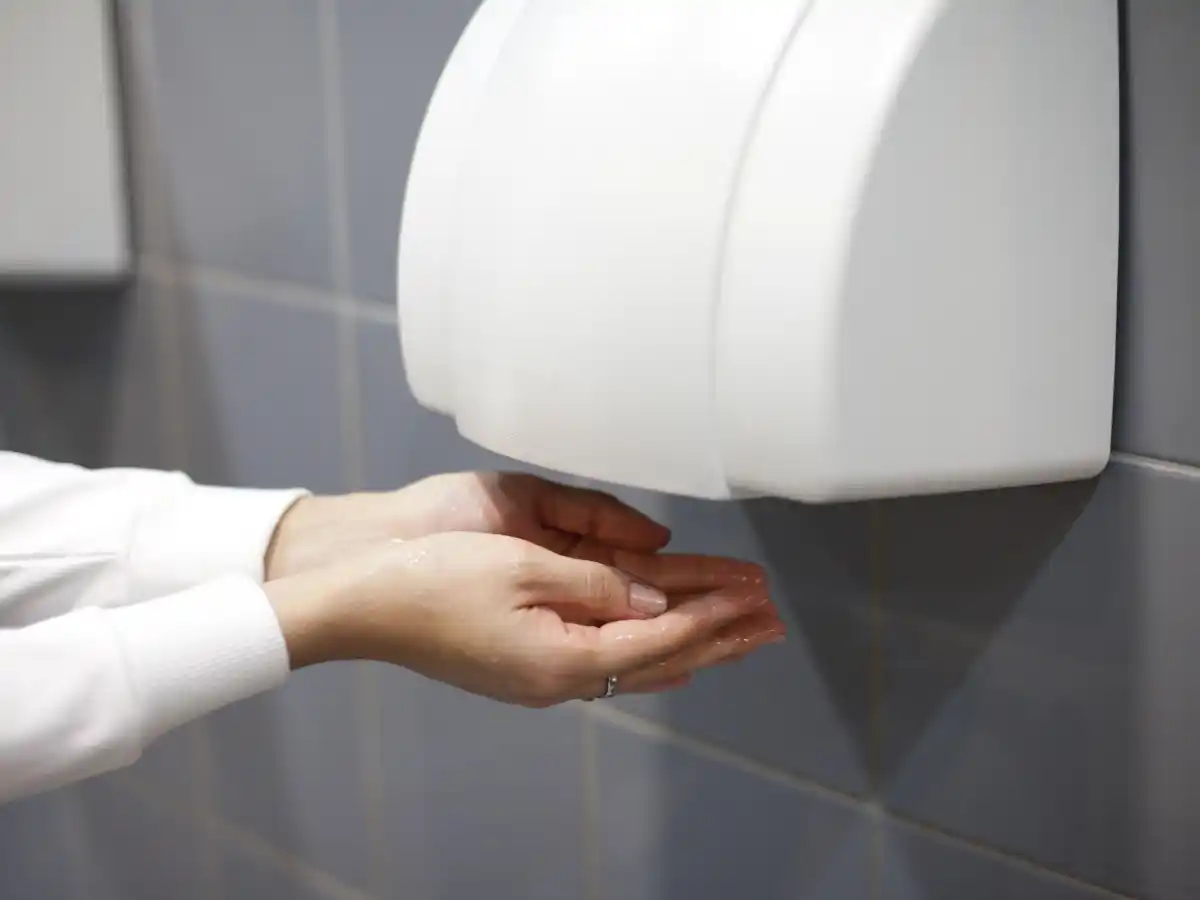 Mitos y verdades sobre cómo combatir el coronavirus