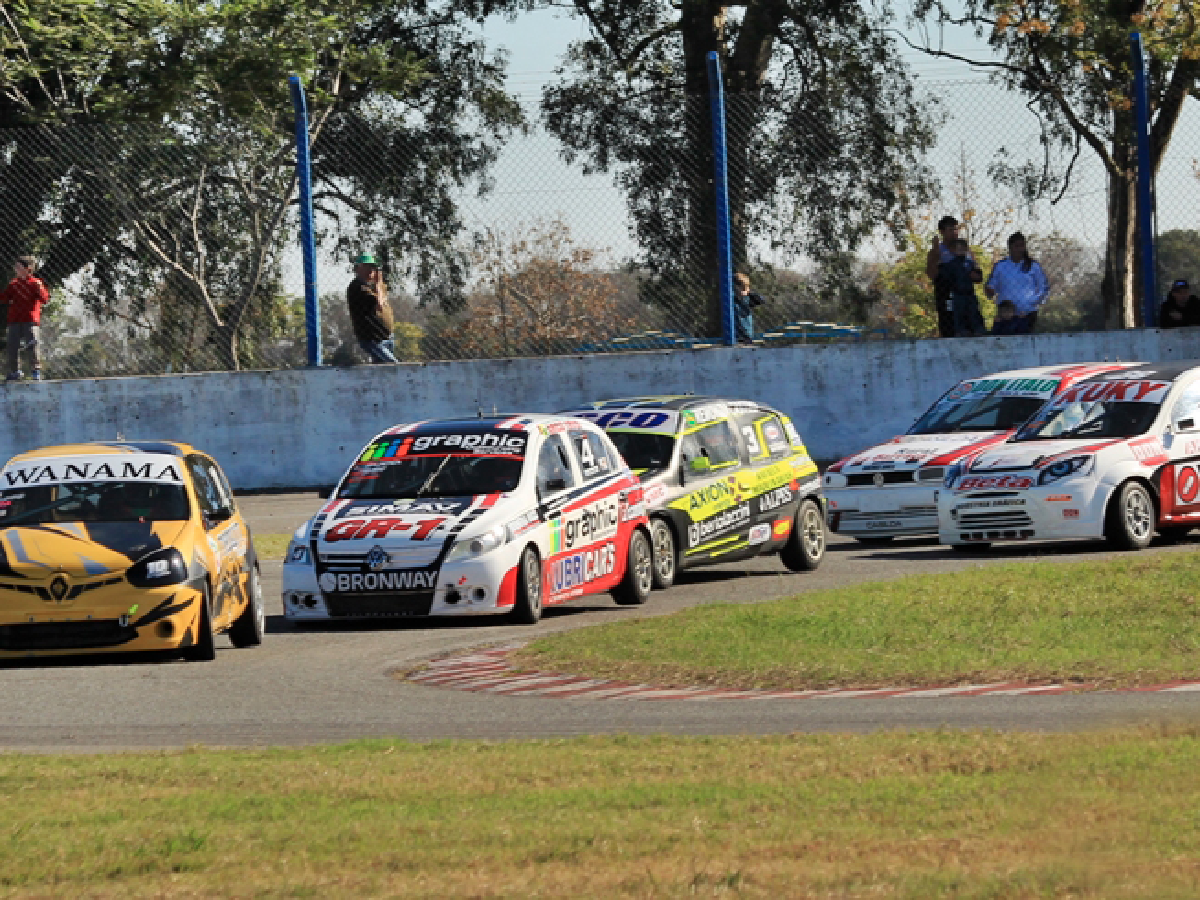 El Car Show corrió en el  “Juan R. Báscolo” de Rafaela