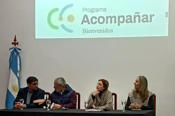 El CGE lanzó el programa Acompañar para prevenir el abandono escolar en Entre Ríos