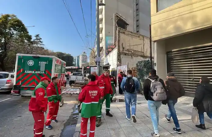 Un hombre salió al balcón de un departamento de Palermo y comenzó a disparar