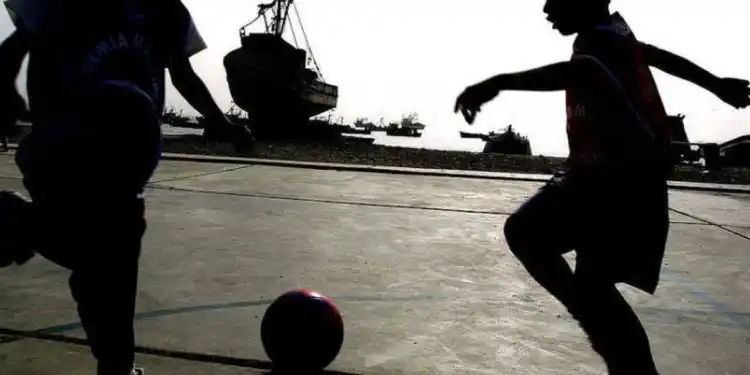 DROGÓ Y ABUSÓ de sus alumnos: detienen a entrenador de fútbol en Vargas